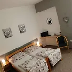 Gæstehus Excalibur A Restaurace 3*