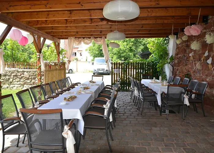 Penzion Excalibur A Restaurace Moravská Třebová