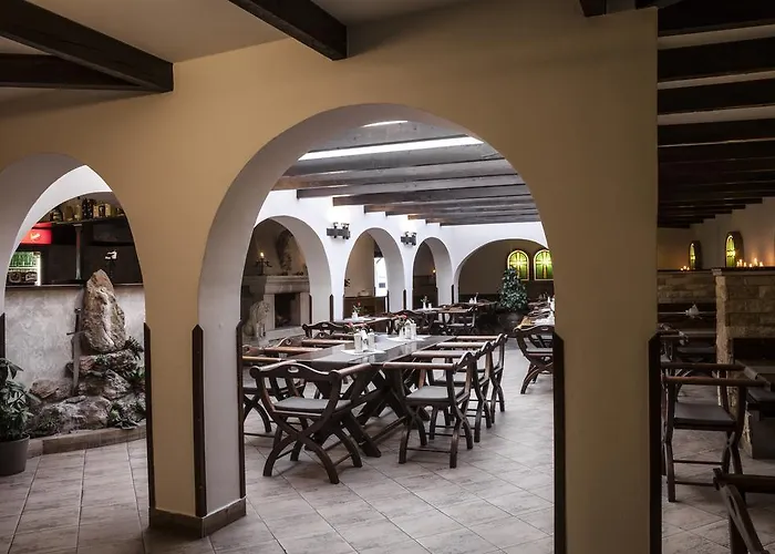 Excalibur A Restaurace Affittacamere 3*